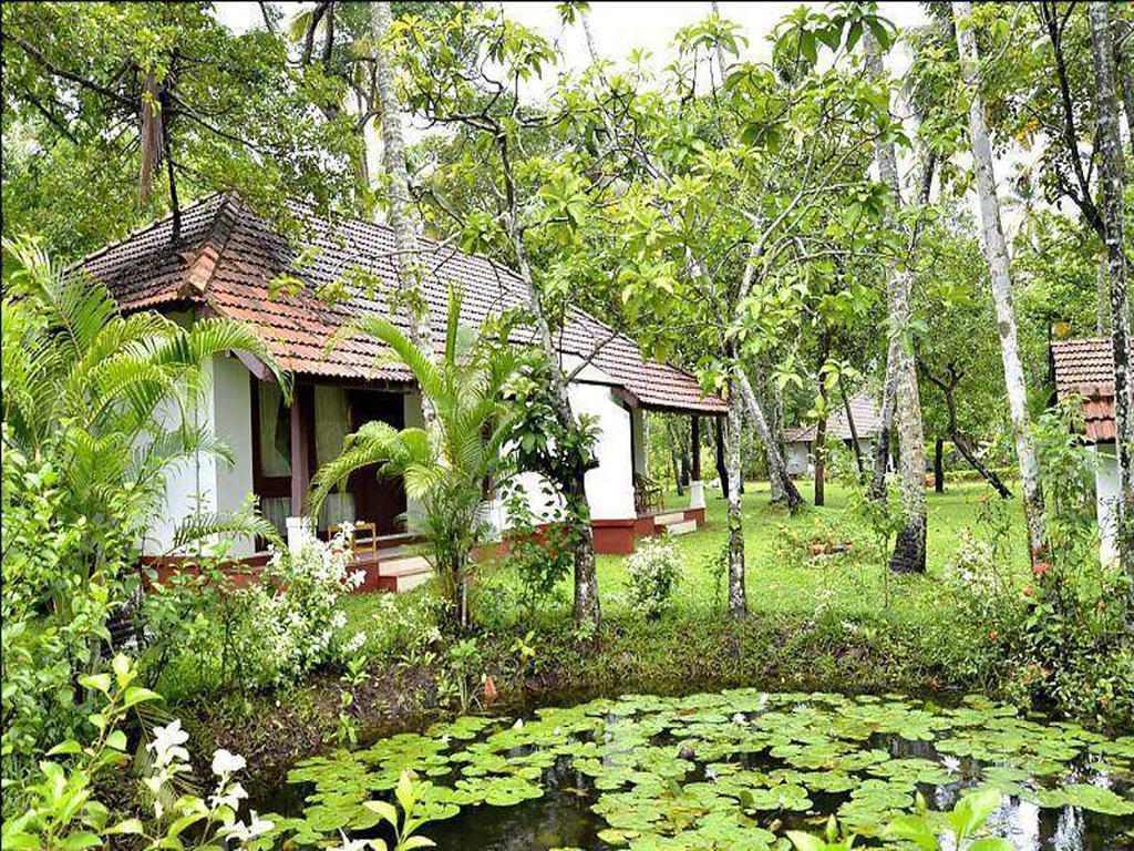 Abad Turtle Beach Mararikulam Exterior photo